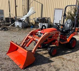 Tractor Kubota BX-23S con cortadora, retroexcavadora y cargador frontal en venta. - Product Image 1