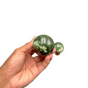 Sphère de jade néphrite verte naturelle, boule de pierre solide polie pour la décoration de la maison, collection de cristaux et souvenir, 3-5 cm - Product Image 5