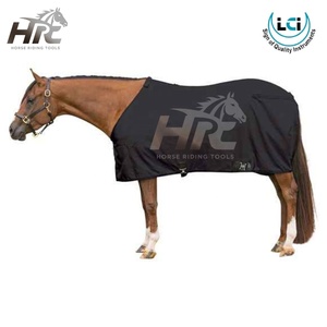 Couvertures pour chevaux équestres fabriquées en tissu Cordura de haute qualité, avec rembourrage intérieur en coton ou en polaire, selon le choix et sur mesure. - Product Image 6