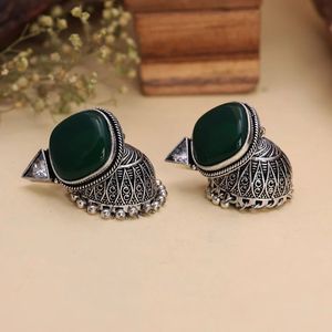 Boucles d'oreilles pour femmes en argent oxydé |   Bijoux vintage faits à la main |   Prix d'usine Boucles d'oreilles tendance en gros - Product Image 2