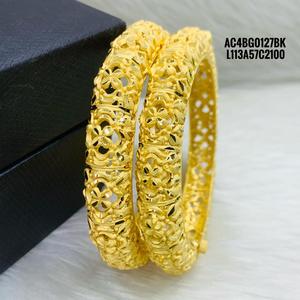 Diseño en Línea de Brazaletes Chapados en Oro - Product Image 1