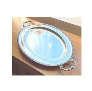 Plateau en métal léger et durable, idéal pour servir les repas quotidiens, les plats de fête et la mise en place de buffets. - Product Image 6