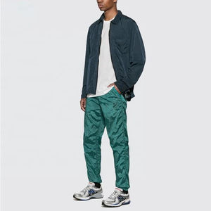 Chaqueta Cortavientos Unisex de Nailon Lisa, Corte Regular, Pantalones de Nailon de Pierna Ancha con Dobladillo - Product Image 5