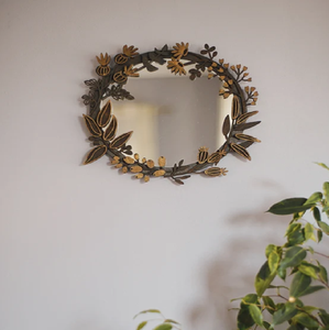 Elegante espejo con marco de hoja de ginkgo dorado, que agrega un toque elegante e inspirado en la naturaleza, disponible a precios al por mayor. - Product Image 4