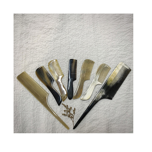 Peine de cuerno hecho a mano, modelo Huong Dang 0916-50, de Vietnam, para uso en hoteles de lujo. - Product Image 5
