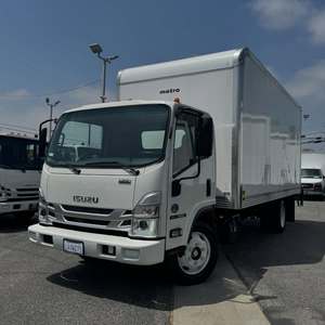 Camión Volquete Isuzu NPR HD de Cabina Doble Usado 2024 - Product Image 1