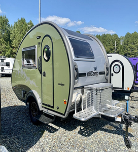 Caravane Teardrop compacte et légère à prix abordable, conforme aux normes australiennes, couleur rose, plancher en bois, 6 places - Product Image 1