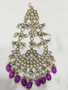 Conjunto de Collar de Novia con Perlas Kundan y Aretes con Cuentas de Color Vino, Maang Tikka, Joyería India para Bodas - Product Image 5