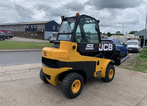 ขายรถยก JCB TLT30D 4x4 ดีเซล มือสอง ราคาถูก รถยกดีเซล 5 ตัน ขับเคลื่อน 4 ล้อ ยางตัน สำหรับงานออฟโรด เสากระโดงเดี่ยว ยกสูง 3 เมตร - Product Image 2