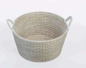 Grand panier de rangement décoratif en jonc de mer fait à la main avec poignées en anneau Organisateur tissé pour le rangement des enfants - Product Image 1