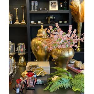 Jarrón de flores dorado de aluminio Simple para centro de mesa, jarrón de urna de Metal con tapa, Juego de 2 uds para decoración floral - Product Image 1