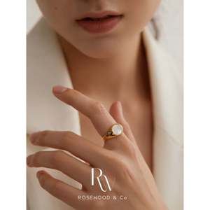 Anillo de sello de nácar que no se deslustra, impermeable, chapado en oro de 18K, con incrustaciones de perlas naturales, diseño llamativo y robusto. - Product Image 6