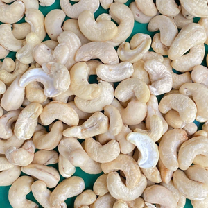 Noix de cajou crues directement en usine W180 W240 W320 Lwp Ws Sk Noix de cajou Noix de cajou Pack avec emballage personnalisé de Santigo - Product Image 1