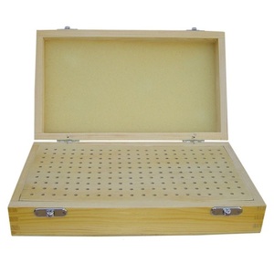 Boîte à fraises en bois avec 100 et 200 trous - Product Image 1