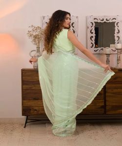 Sarees en rayonne modernes qui offrent à la fois confort et style, idéales pour les sorties décontractées Sarees à bas prix et abordables - Product Image 4