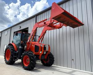 Tractor Kubota M7-152 DELUXE 2021: Alta Eficiencia de Potencia con Tecnología Agrícola Avanzada - Product Image 1