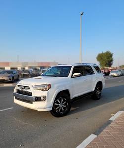 Occasion pour Toyota 4Runner avec sièges en cuir intérieur foncé et transmission intégrale 12 mois de garantie Vente en ligne - Product Image 4