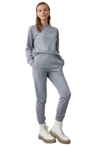 Respirant femmes Slim Fit survêtement décontracté pull à capuche polaire et pantalon de jogging ensemble dans des couleurs attrayantes pour l'hiver - Product Image 4