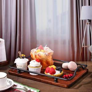 Plateau en bois avec poignée en métal, plateau de service décoratif en bois pour table basse, plateau de table rustique de ferme - Product Image 1