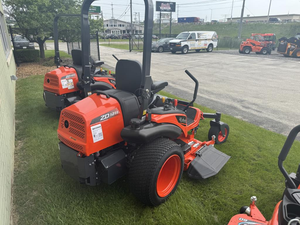 Tondeuse à gazon commerciale diesel Kubota ZD1211-3-60 à braquage zéro - Product Image 2