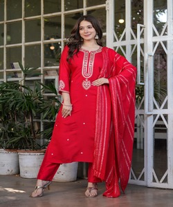 Ensemble prêt-à-porter de robes pour femmes en soie et lin, grande taille, style pakistanais et africain, couleur rouge, vintage, pour les fêtes, vêtements traditionnels - Product Image 1