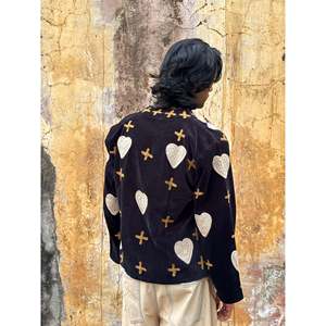 Veste en velours Kantha avec broderie de cœurs, 100% coton, design patchwork inspiré de Pinterest - Product Image 3