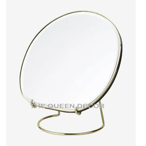 Miroir de courtoisie élégant en aluminium plaqué or avec pattes de canard décoratives parfaites pour le rasage et le maquillage - Product Image 3