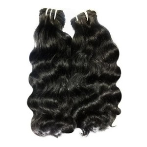 Extension de cheveux à la machine à double tirage Vrai noir ondulé Trame indienne de génie Remy Extension de cheveux ondulés de bonne qualité Cheveux humains bruts - Product Image 1