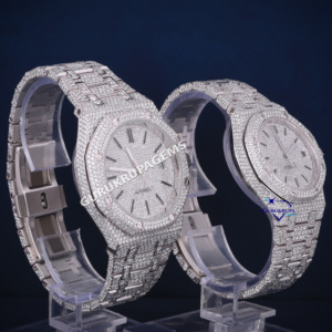 Relojes de diseño de lujo personalizables para parejas, Conjunto de reloj a juego con cierre oculto de acero inoxidable con diamante Moissanite completo - Product Image 4