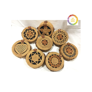 Le sac en rotin tissé à la main ajoute de la chaleur et du style aux intérieurs, parfait pour décorer les espaces rustiques ou bohèmes - Product Image 1