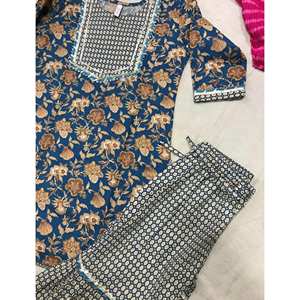 Ensemble de 2 Kurta Sharara en coton imprimé au bloc, col carré, taille élastique, style décontracté et respirant - Product Image 2