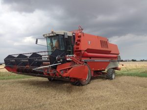 Massey ferguson 22 Ngô gặt đập liên hợp - Product Image 6