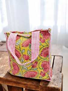 Bolsa Decorativa Informal para Niñas, 100% Algodón, Peso Medio, Estampado a Mano, Fácil de Lavar, Diseño Acolchado y Cosido - Product Image 3