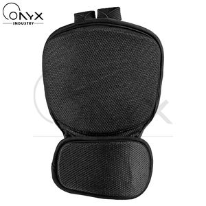 อุปกรณ์ป้องกันมือตีเบสบอล ONYX INDUSTRY ป้องกันแรงกระแทกสูง สายรัดปรับได้ คุณภาพพรีเมียม ทนทาน สำหรับการฝึกซ้อมและการแข่งขัน - Product Image 1