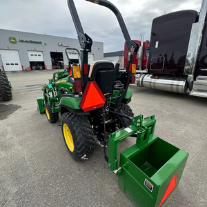 Tracteur utilitaire compact JD 2025R 4x4 à transmission hydrostatique 25 CV pour petites exploitations agricoles polyvalent - Product Image 1