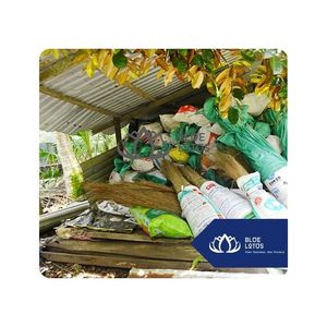 Bâton de balai à noix de coco de HAUTE QUALITÉ Bâton robuste pour la production de balais fournissant un nettoyage fiable Usage ménager quotidien Vietnam - Product Image 1