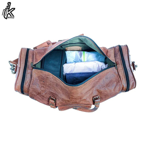 Sac de sport en cuir véritable, taille cabine, unisexe, très vendu en 2023, en vente - Product Image 5