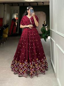 Princesses Look Fancy Styles Designer Lehenga Heavy Vichitra <b>Silk</b> Choli With Sequence Work Ghaghra Choli - Product Image 2