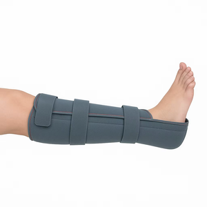 Attelle de soutien Spica Thumb conçue pour les activités quotidiennes avec un tissu respirant et un fournisseur indien réglable - Product Image 1