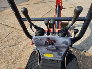 Original para Miniexcavadora KX019-4 de 1.8 Toneladas, Máquina Excavadora Compacta de Orugas con Sistema Hidráulico, Bomba de Motor y Componentes de Engranajes - Product Image 6