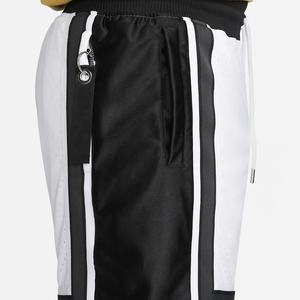 Short de basket-ball sportif personnalisé et élégant avec poche zippée pour hommes 100% toile de polyester Design en maille à taille moyenne Séchage rapide Respirant - Product Image 4