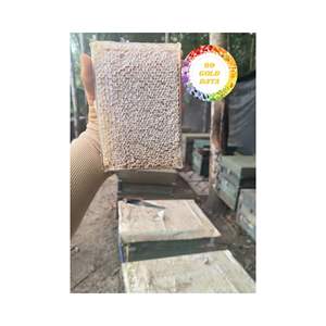 Blocs naturels en nid d'abeille avec du miel brut pur à l'intérieur de la ferme produit de haute qualité goût sucré et avantages pour la santé - Product Image 5