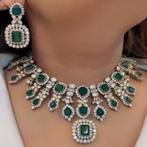 Conjunto de Collar y Pendientes Clásicos de Moissanita Doble en Latón Chapado en Oro con Aspecto de Piedra para Mujer, Joyería de Diseño para Regalo de Boda o Fiesta - Product Image 1