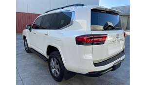 SUV USADO BARATO 2022, Tracción en las Cuatro Ruedas, Asientos de Cuero R18, Automático de 6 Velocidades, Alta Calidad, Volante a la Izquierda, Motor V8 de 4.5L, Cámara Trasera de 360°, Panorámica - Product Image 2