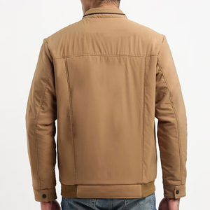 แจ็คเก็ตบอมเบอร์ผู้ชายสั่งทำขายส่ง คอตั้ง สีพื้น บริการ OEM สำหรับฤดูหนาว โลโก้ด้านหน้า ระบายอากาศ แห้งเร็ว - Product Image 2