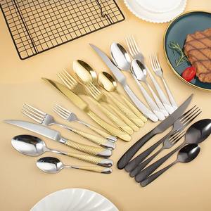 Ensemble de couverts de luxe en acier inoxydable bleu, noir et argent pour les repas à la maison, les dîners formels, les restaurants et les tables d'hôtel - Product Image 4