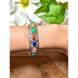 Elegante Brazalete de Plata de Ley con Múltiples Piedras de Grace Silver, Accesorio de Moda - Product Image 6