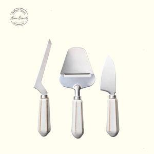 Esparcidor de queso de acero inoxidable, accesorio artesanal de calidad de lujo con mango de resina Multicolor utilizado para restaurantes de boda, 3 uds. - Product Image 2