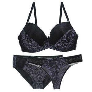 Conjunto de sujetador Copa de talla grande Conjunto de ropa interior de encaje rojo Sujetadores transparentes Bordado Sujetador de mujer - Product Image 4