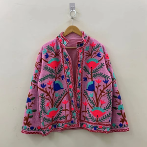 Tissu TNT rose Suzani Floral brodé Suzani Veste brodée TNT Manteau Suzani Manteau Vêtements d'extérieur - Product Image 1